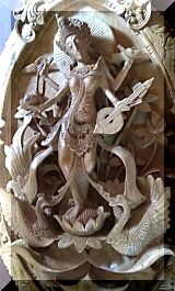 バリ島木彫り工芸品/人形の販売コーナー・WOOD CURVING