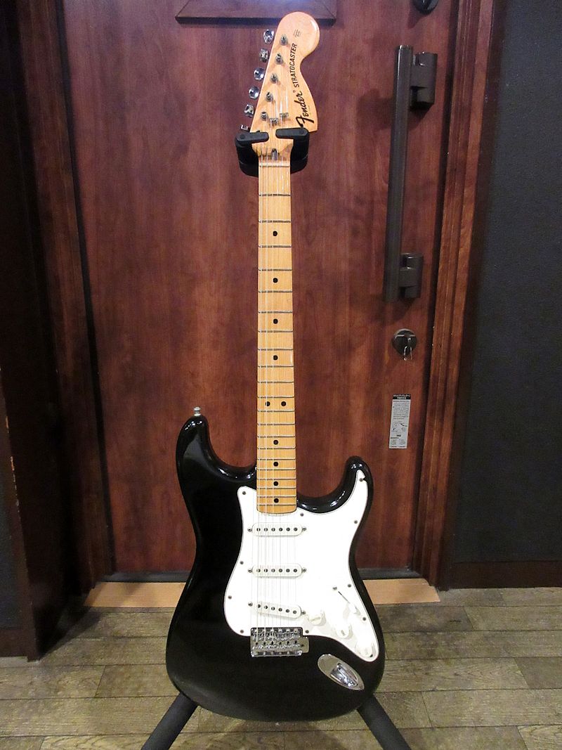 1975 Fender Stratocaster Black/Maple - ヴィンテージギター買取り