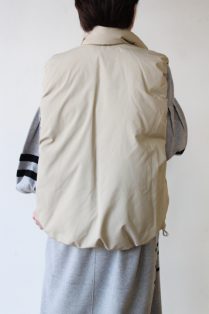 カフネ（CAFUNE）ダウンベスト／ベージュ - 29,700円 | 通販 | CREEKS