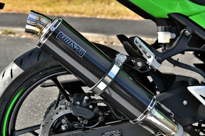 R-EVO カーボン スリップオン：Ninja400 / Z400：2022〜：政府認証