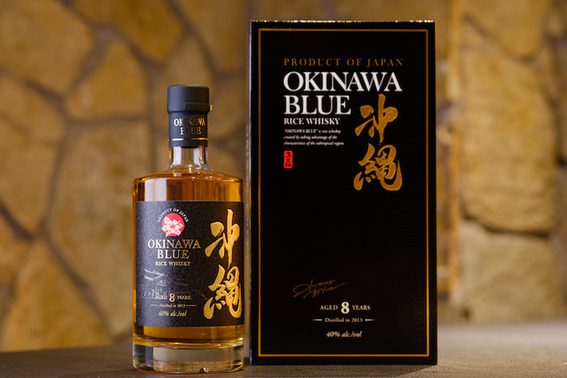 Makuakeで1500万を集めた！革新的ライスウイスキー『沖縄BLUE 8年』を