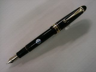 パイロットの高級万年筆カスタム743の特徴と魅力をスミ利がご紹介し