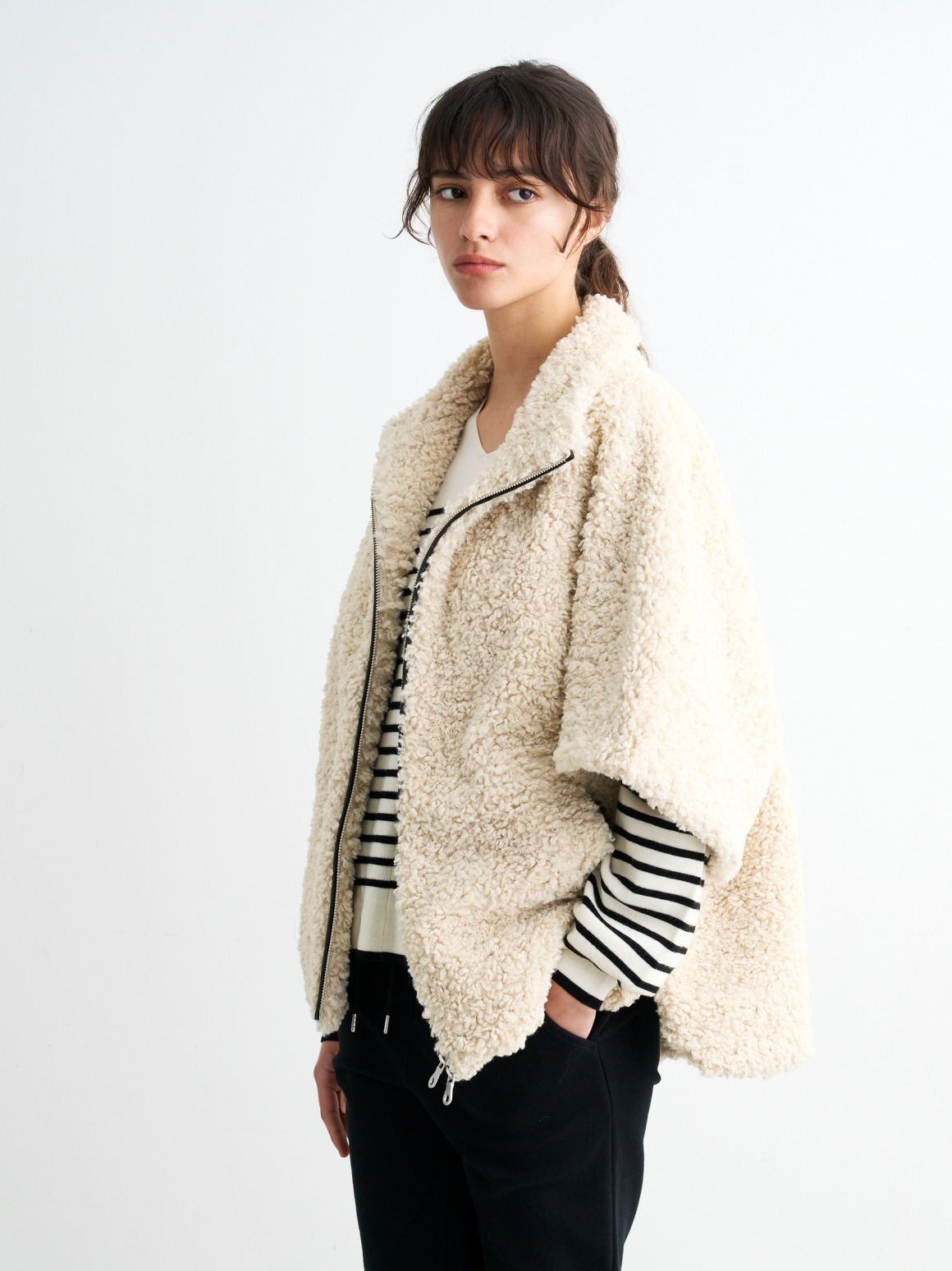 Millie】Poodle boa poncho｜スリードッツ オフィシャルオンラインショップ