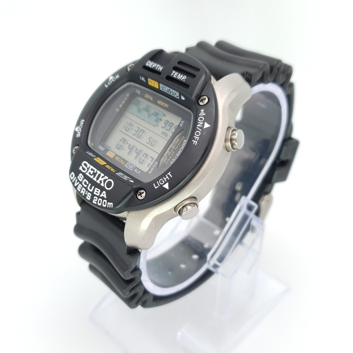 NOS SEIKO M796-5A10 SCUBA DIVER'S 200M TITANIUM VINTAGE DIGITAL