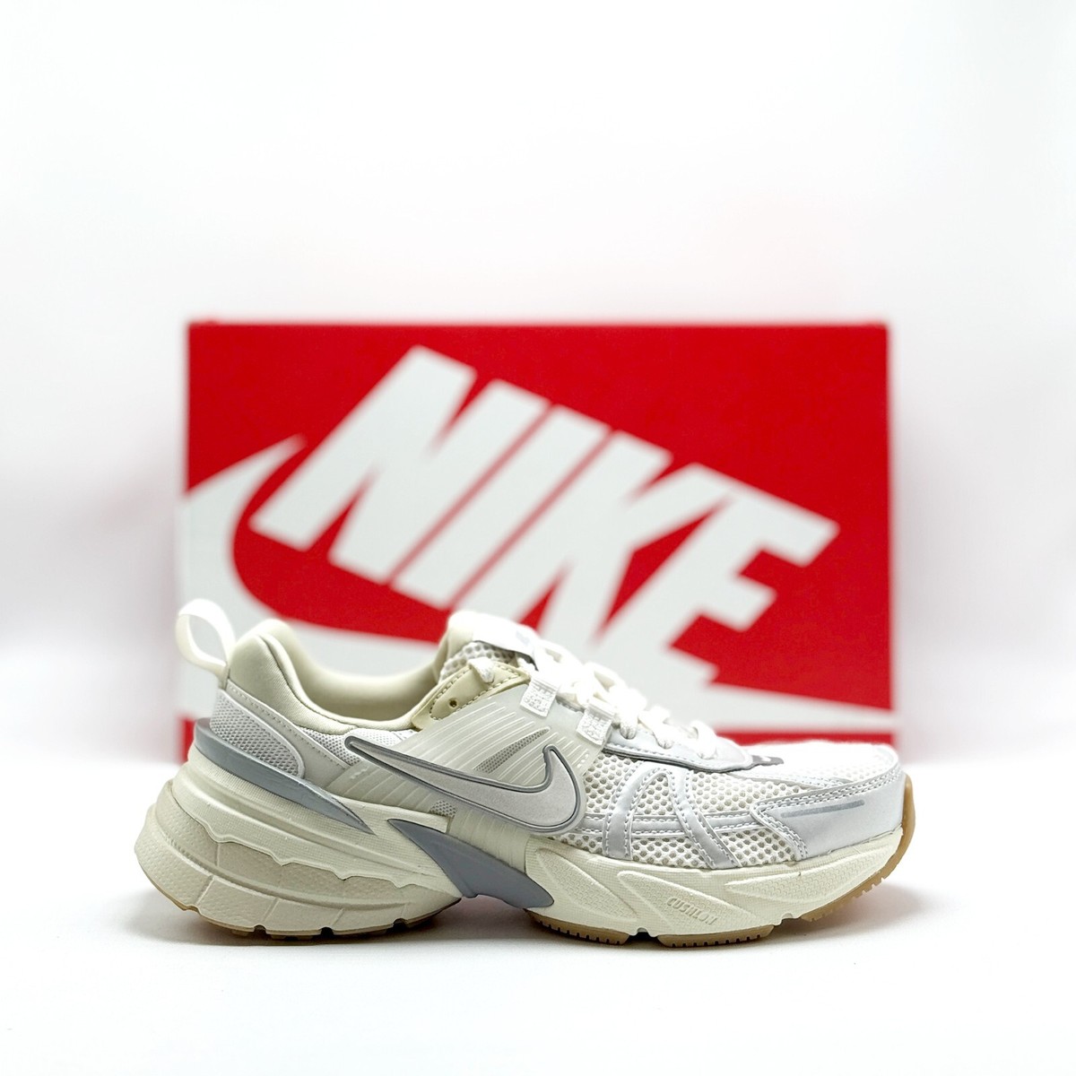 NEW* WOMEN NIKE V2K RUN Sail / Light Khaki (FD0736 108), Sz 7.0