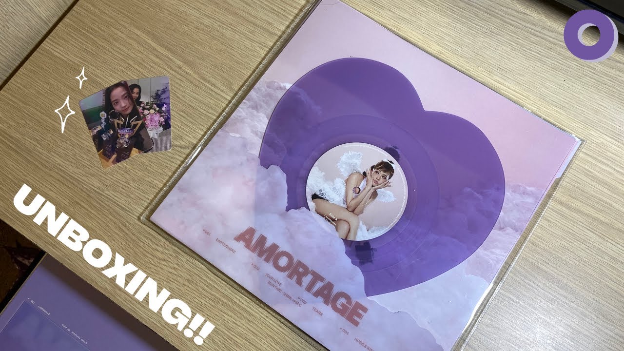 Unboxing Jisoo 