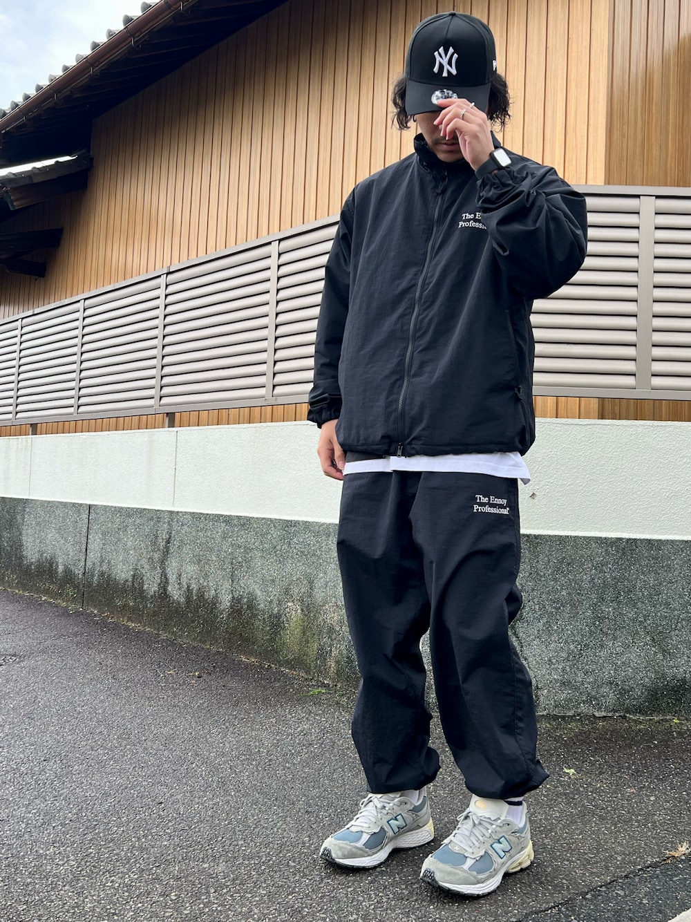 ENNOYのアイテムを使った「ナイロンパンツ」の人気ファッション