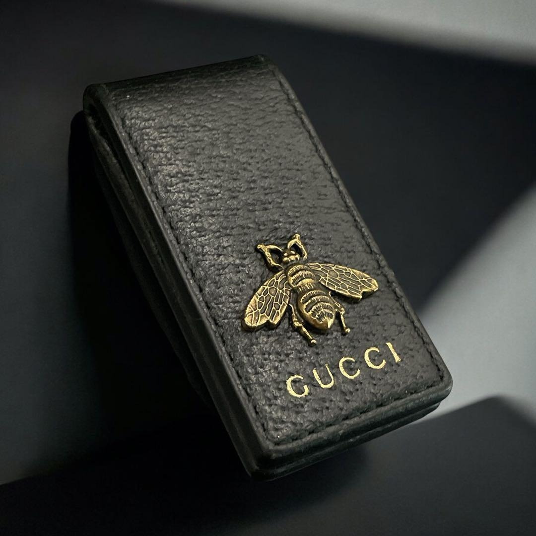 GUCCI - 美品 GUCCI グッチ アニマリエ レザー マネークリップ ビー 蜂
