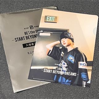 超☆社会的サンダル Tシャツの通販 by かみ｜ラクマ