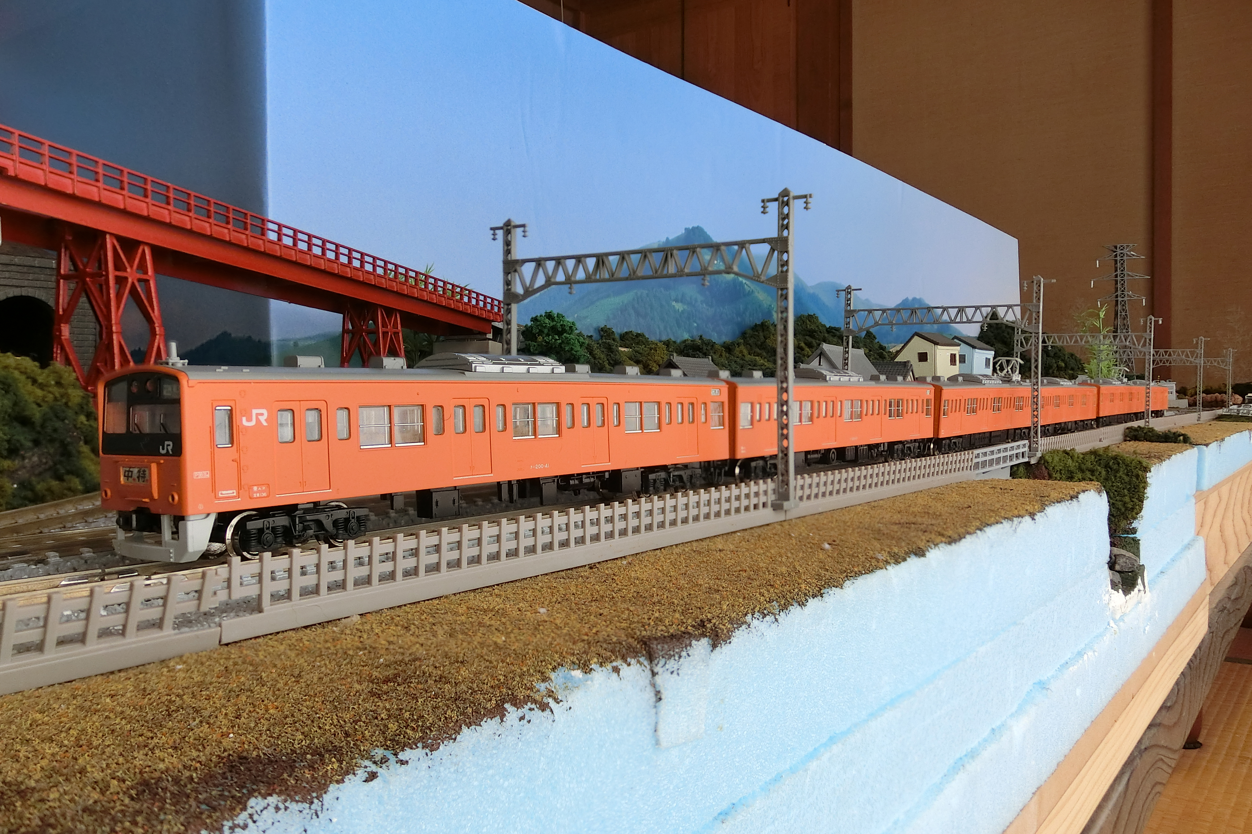 KATO 10-370 201系 直流通勤形電車 (中央線色) 6両基本セット 入線: N