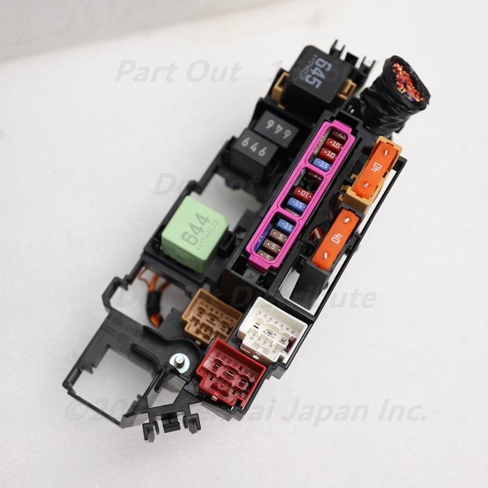 PORSCHE（ポルシェ） [P-16]マカン ターボ 95B ヒューズボックス