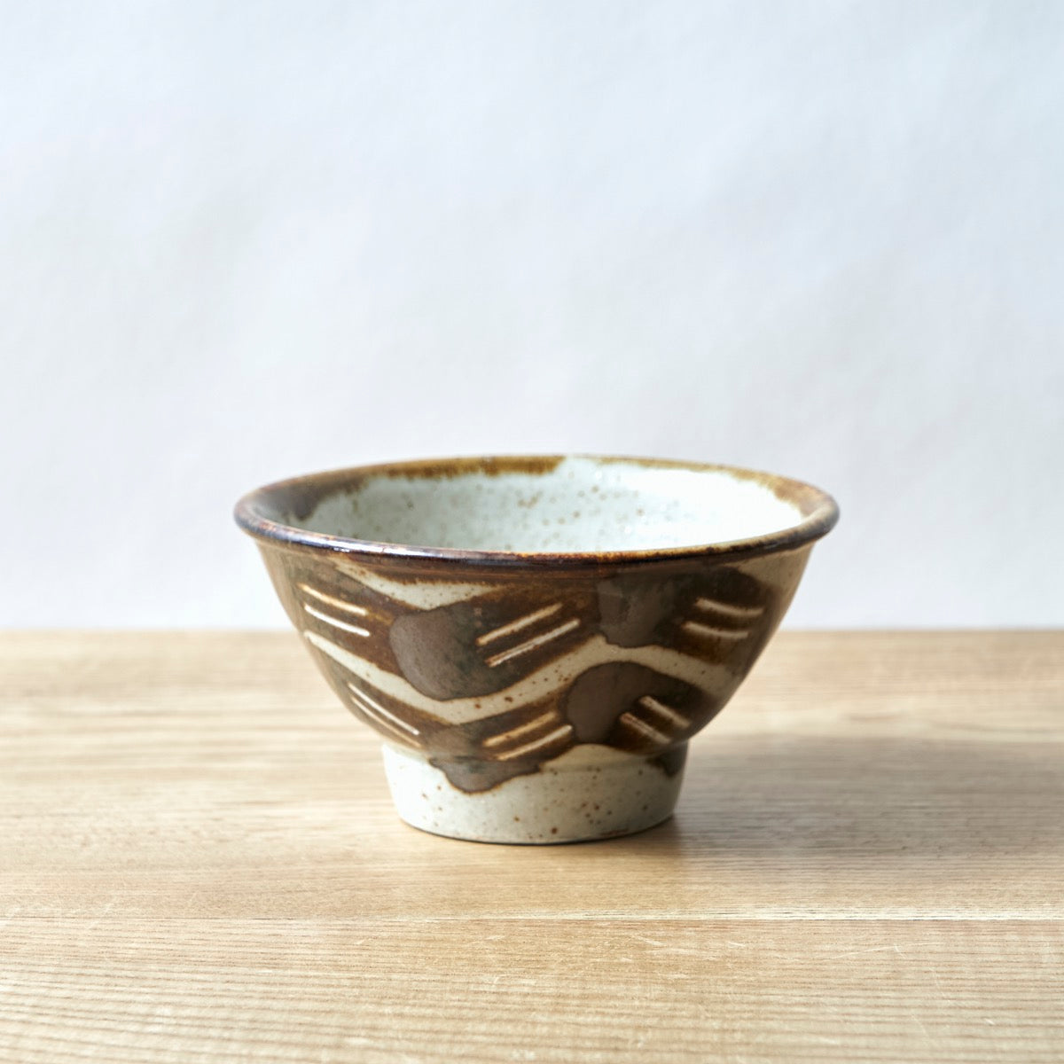 キマノ陶器 / 別注ジグザグ飯碗（BLUE / BROWN） – MOGI