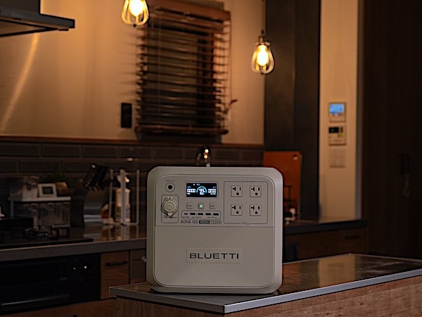 BLUETTI AORA100 ポータブル電源。一番使い勝手のいい1KWh容量帯。女性