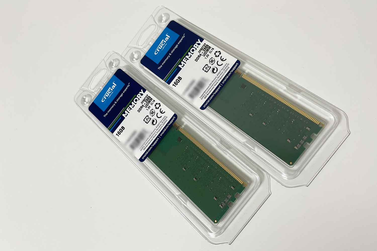 初めての自作PC 組立手順3「メモリにCrucial DDR4-2666 16GB 2枚を