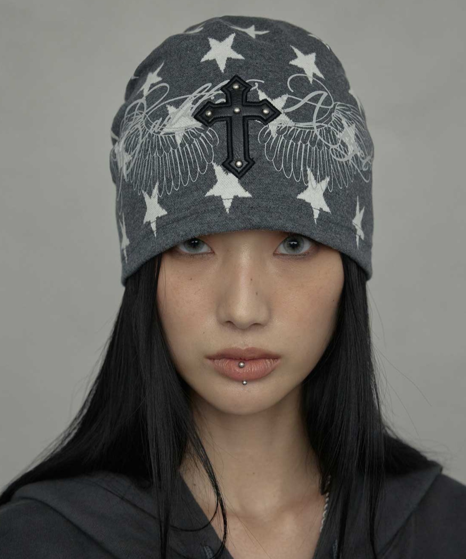 A'GEM/9 × .kom 『NIIER NOR/ニアノア』 BADDIE ANGEL CROSS BEANIE