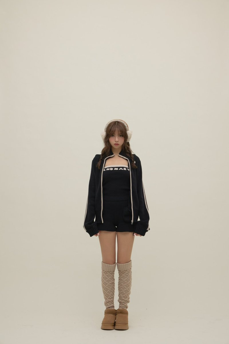Zoe full zip set up color beige/black ¥19800-tax in ジップアップ