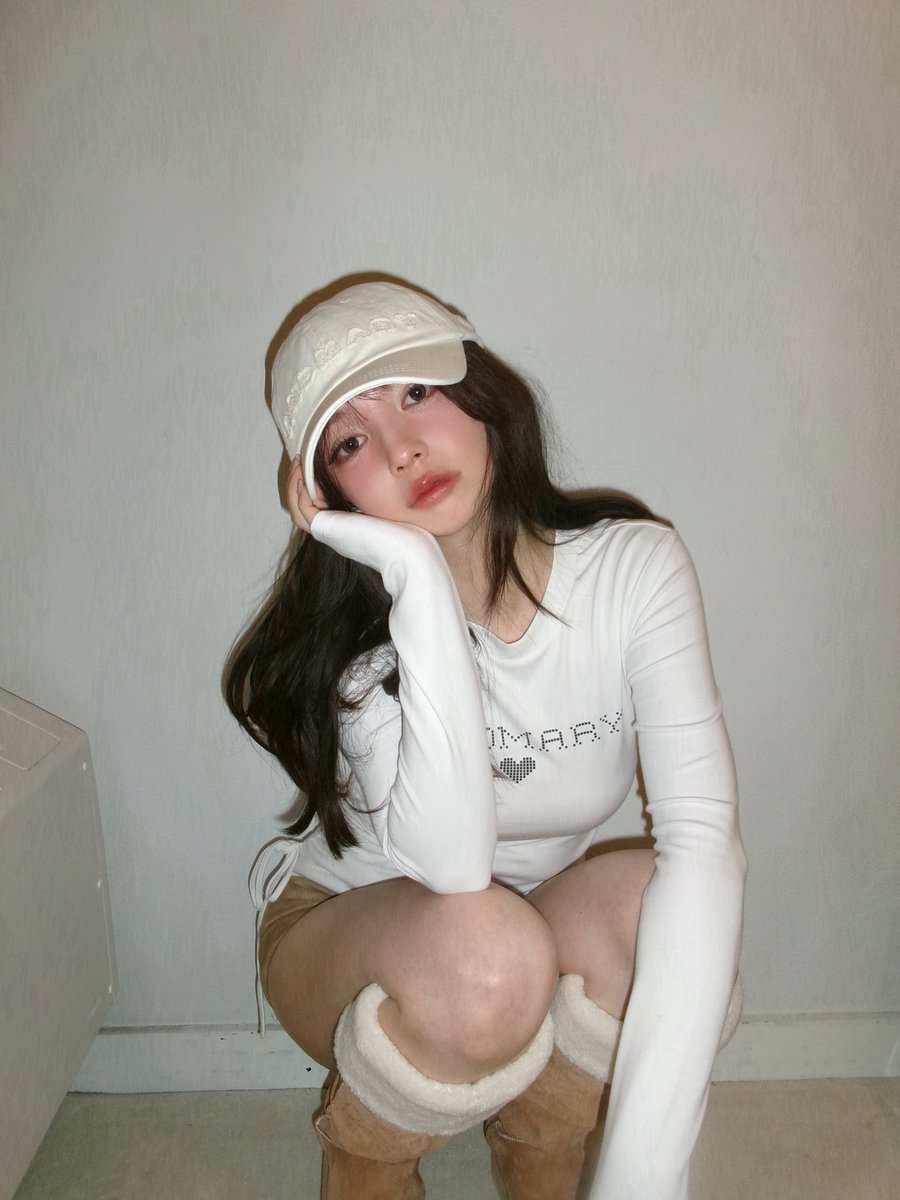 Mary logo cap color ivory/beige/black ¥6600-tax in フロントに施