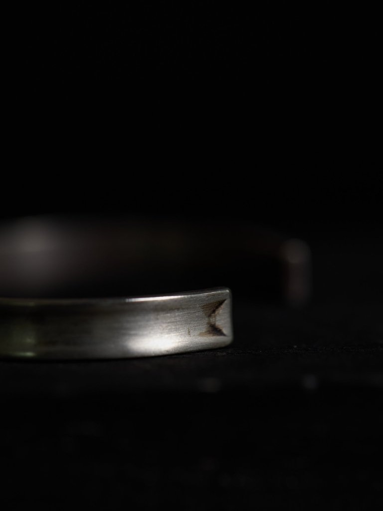 STILL Curve Bangle – PRY