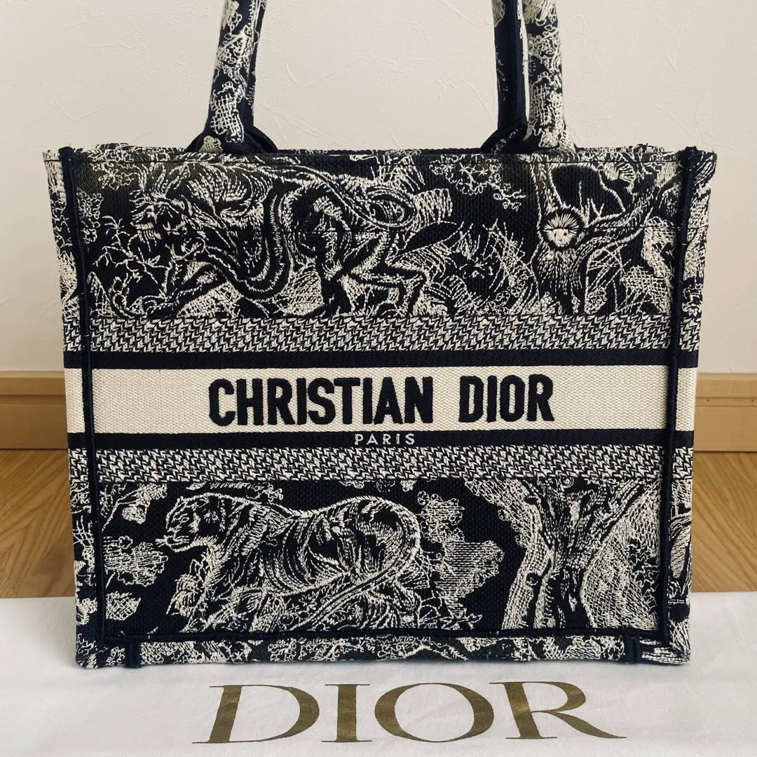 2026年最新】diorホリデートートバッグの人気アイテム - メルカリ