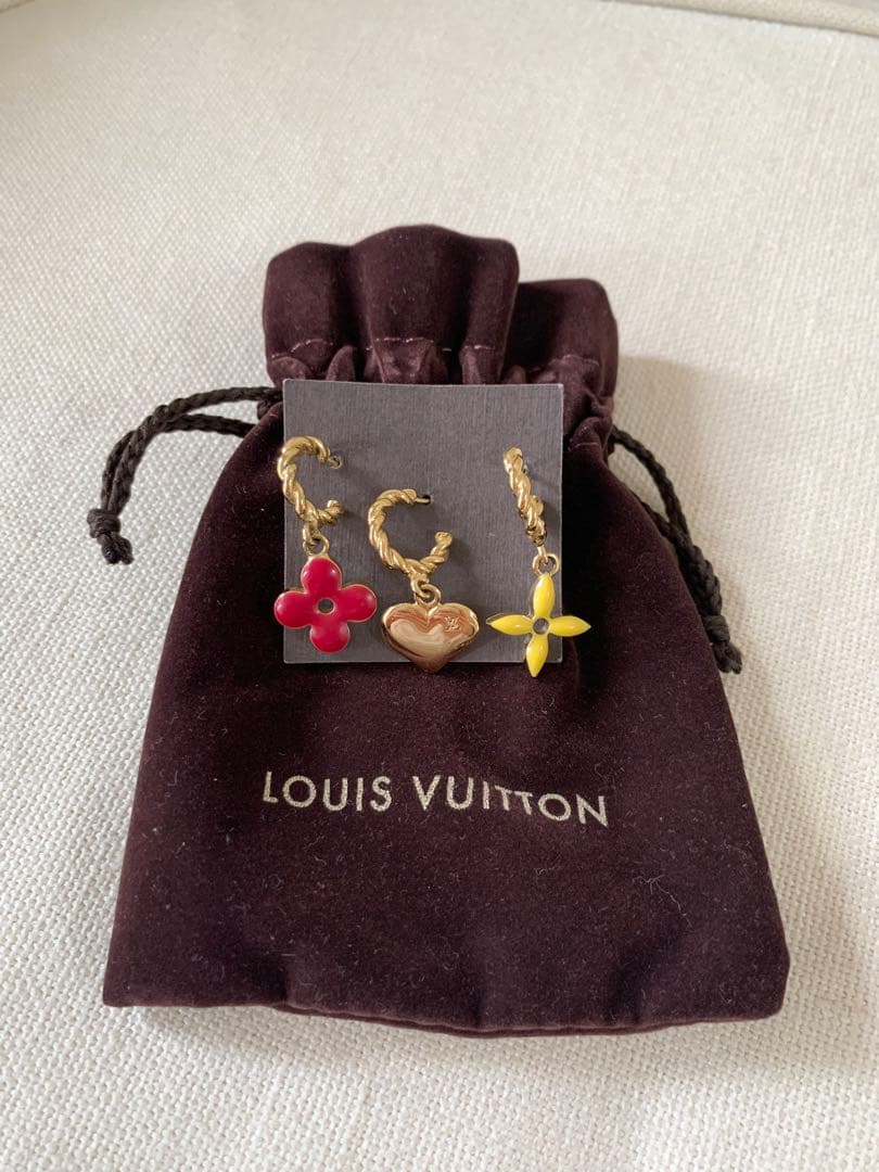 ルイヴィトン　ピアス　3個セット ギフトに最適♪ ヴィトン ピアス フローラグラム 3セット ロゴ (Louis