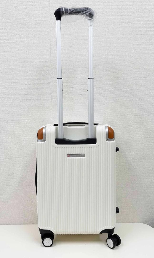 未使用 ★ スイスミリタリー プレミアム スーツケース 38.5L ホワイト