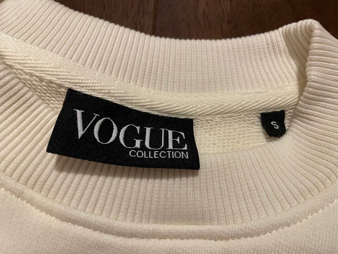 文太さま専用 新品 VOGUE ロゴ刺繍スウェット クリーム Sサイズ - メルカリ