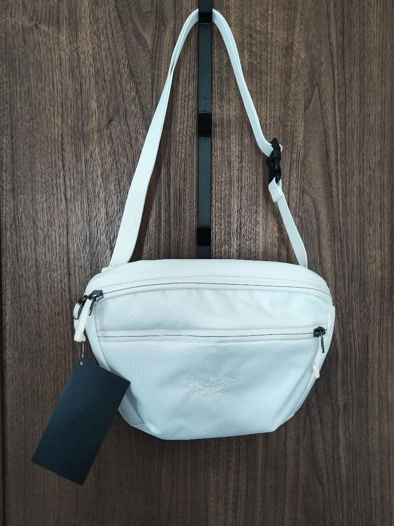 新品 廃盤カラーARC'TERYXマンティス2 Mantis2 Whiteout - メルカリ