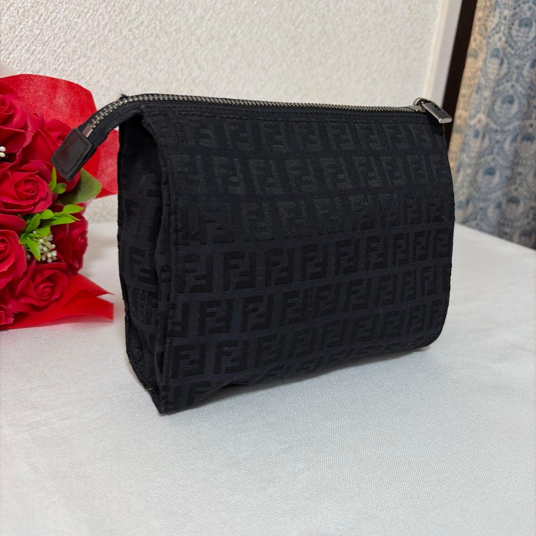 美品 FENDI フェンディ ズッキーノ ズッカ柄 ミニポーチ キャンパス