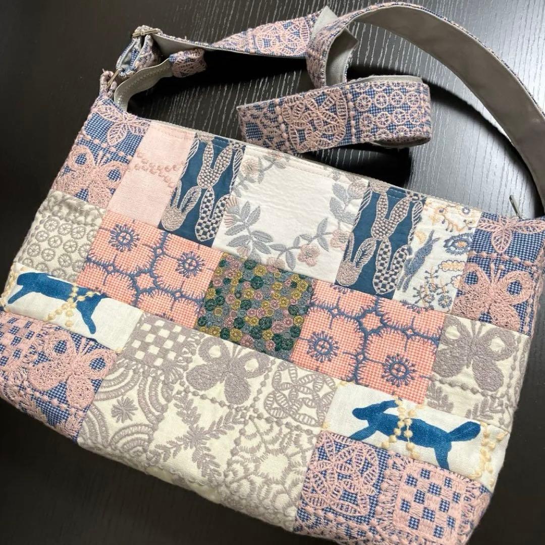 x)ミナペルホネン☆ハンドメイドパッチショルダーバッグ(forest tile) ⚮̈ミナペルホネン forest tile beige かくれんぼトート タック入