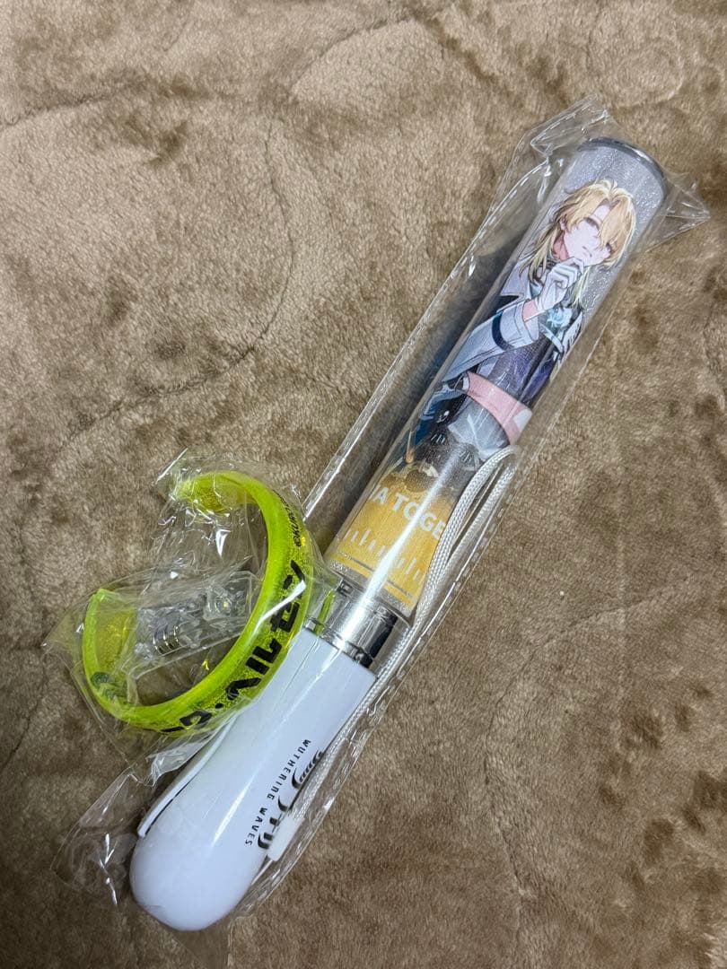 鳴潮 ライブ入場特典 ペンライト&バングル リューク・ヘルセン - メルカリ