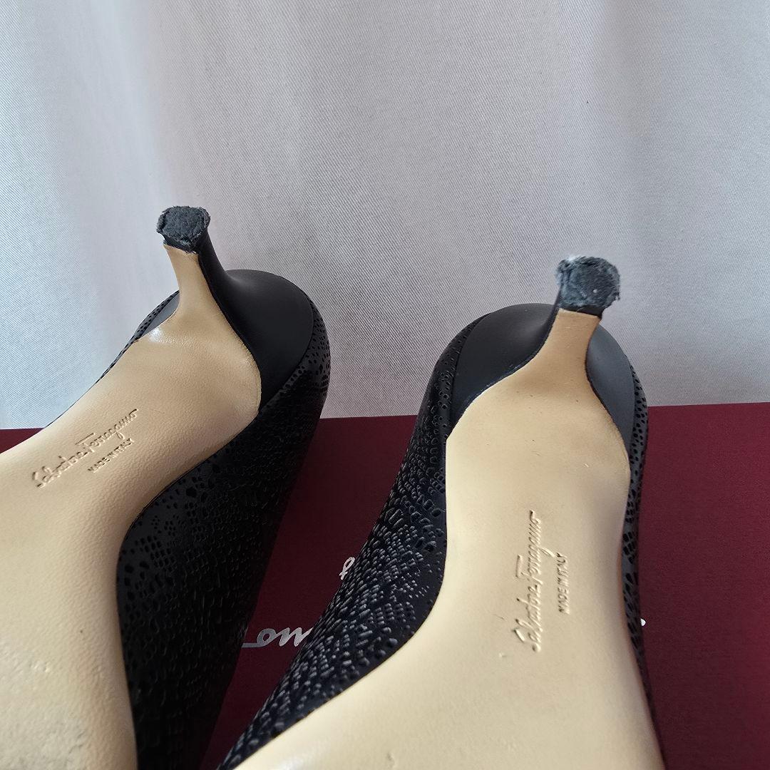フェラガモ CARLA LC 7cm レース ハイヒール 1日使用 - メルカリ