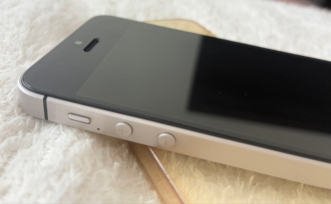 iPhone SE（初代） MP822J/A 32GBスペースグレー+保護ケース - メルカリ
