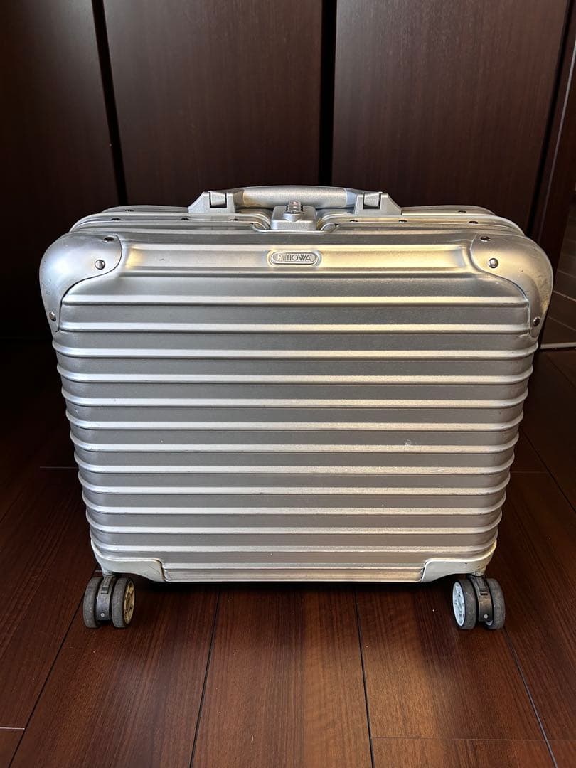 RIMOWA リモワ TOPAS 26L ビジネス4輪 TSA RIMOWA リモワ TOPAS トパーズ 26L 機内持ち込み 4輪 TSAロック