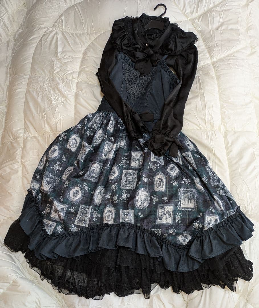 axes femme　猫柄コーデ　パニエ　襟付き 🐾ねこアイテム特集🐈‍⬛ | axes femme | ショップニュース | テラス