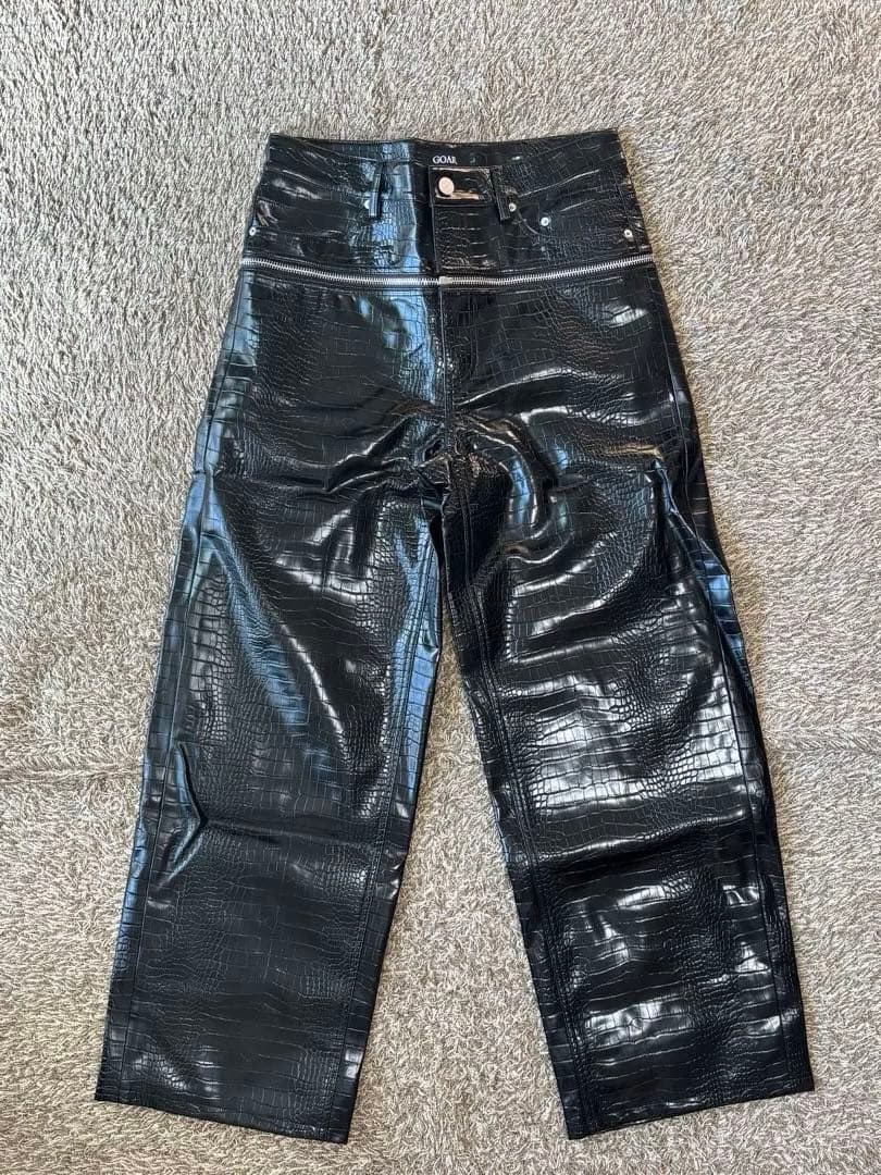 新品・未使用】goar archive クロコレザーパンツ XL - メルカリ