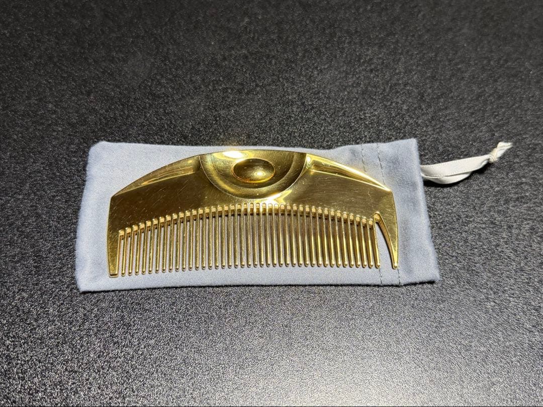LOVECHROME ラブクロム ヘアコーム K24GP ツキ ゴールド - メルカリ