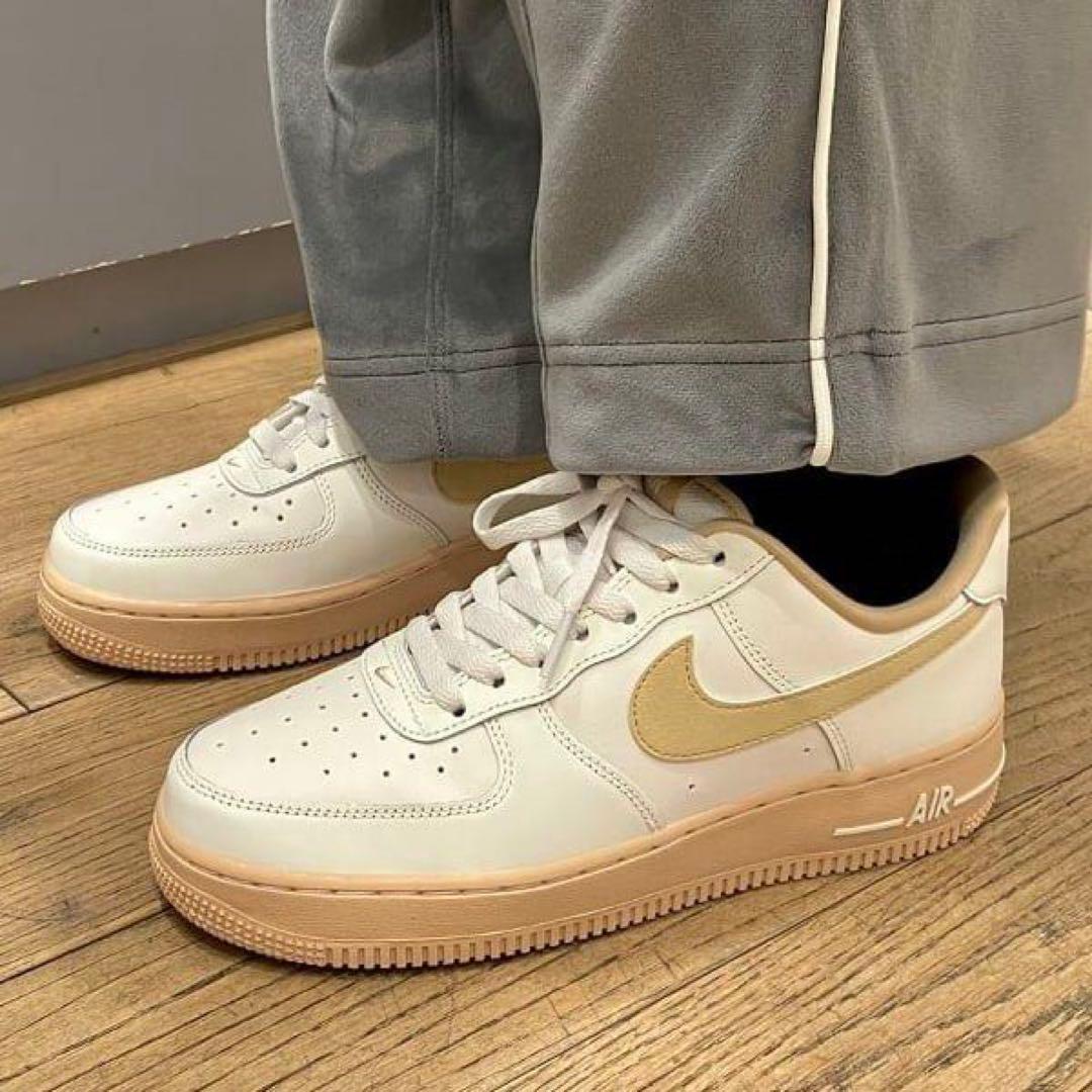 新品未使用 24.5cm【NIKE】エアフォース1 セサミ レディース