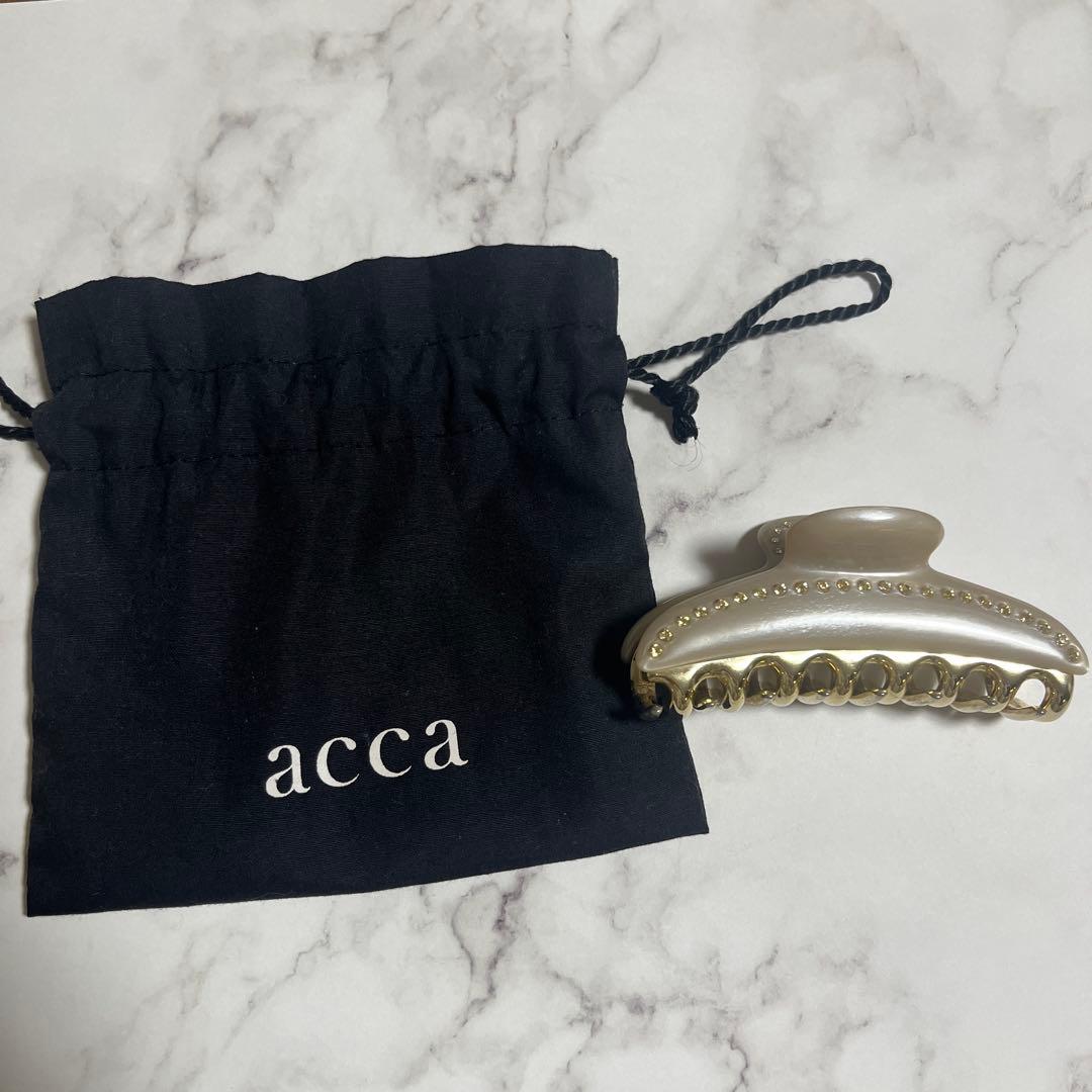 acca パールホワイト ヘアクリップ acca ホワイト装飾ヘアクリップ - メルカリ