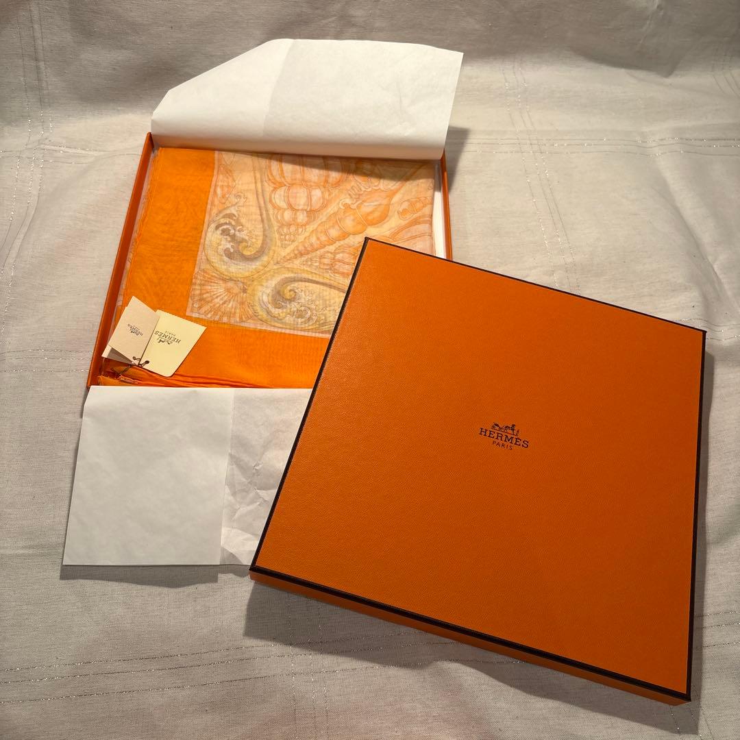【新品・未使用・本日値下げ】HERMES エルメス　シルクスカーフ HERMES（エルメス） シルクスカーフ ツイリー グラン・アパラ H061364S