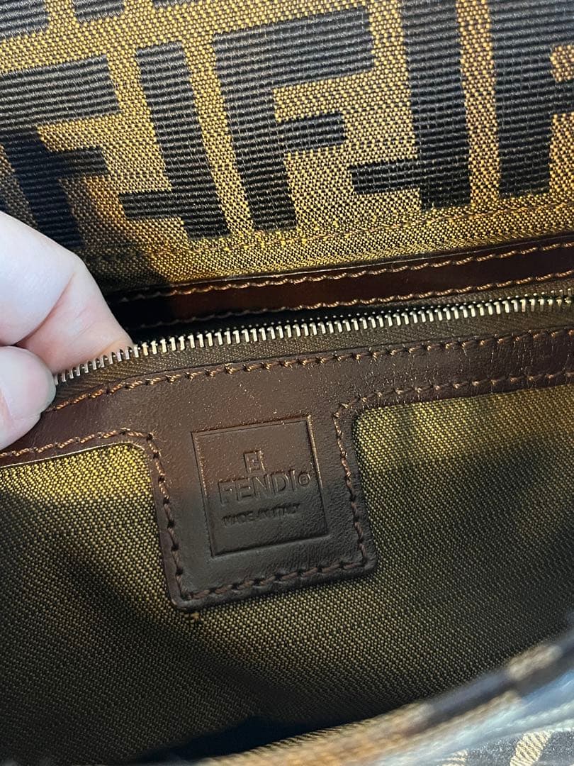 美品 FENDI マンマバゲット ズッカ ブラウン ワンショルダー 保存袋付