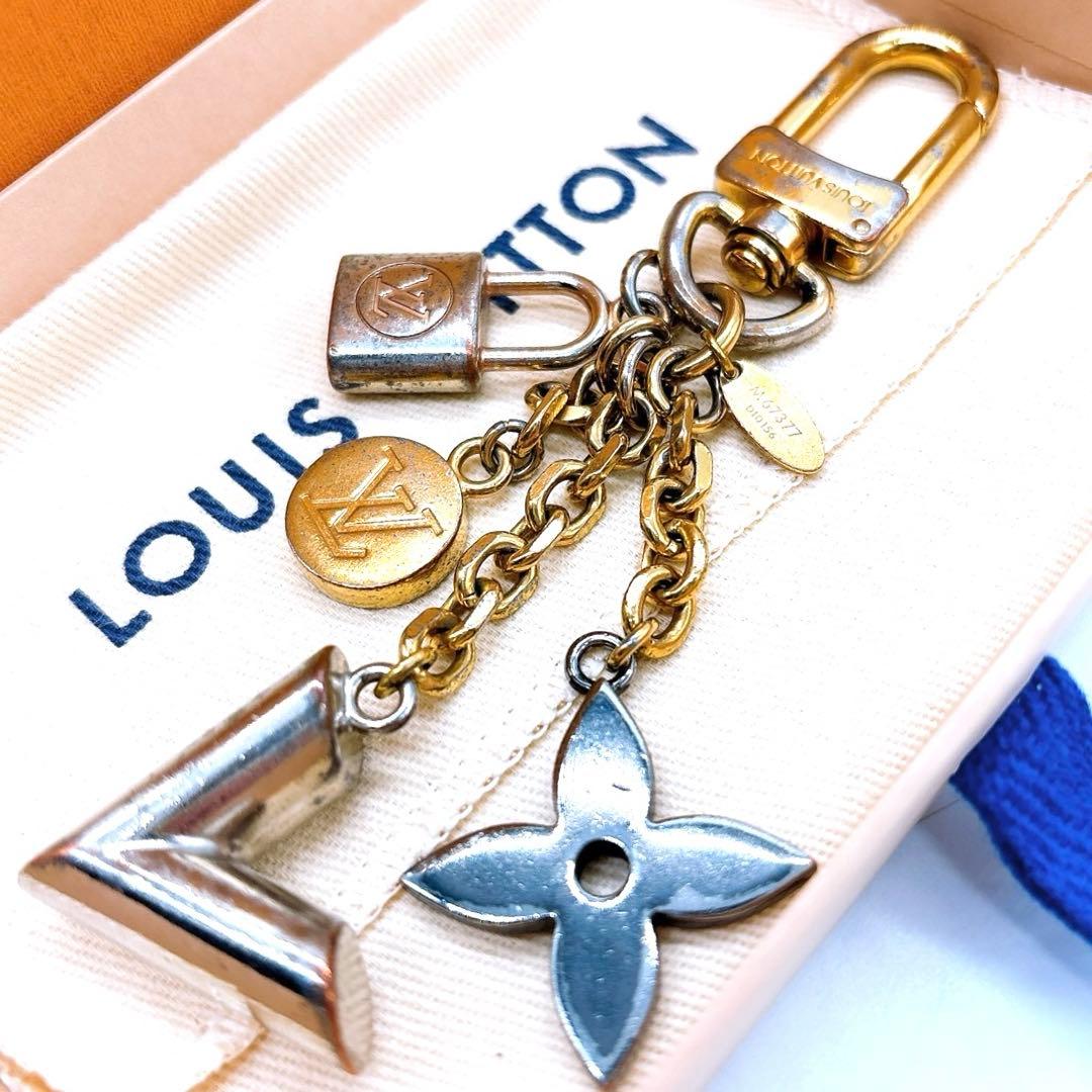 LOUIS VUITTON ルイ ヴィトン カレイドV キーホルダー メタル LOUIS VUITTON（ルイ・ヴィトン） チェーン カレイド V キーホルダー