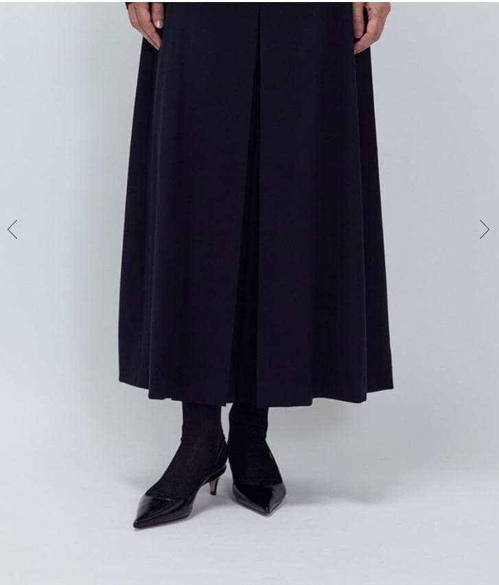 新品 ★半額★1er プルミエ アロンディスモン ウールサテンキュロットパンツ ウールサテンキュロットパンツ】｜1er Arrondissement（プルミエ
