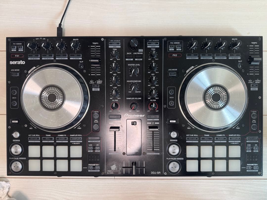 Pioneer DDJ-SR Serato DJコントローラー Pioneer DJ DDJ-SR - Serato DJ Hardware