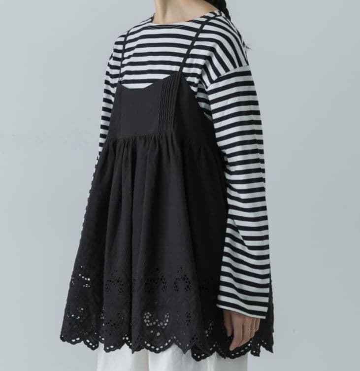 かぐれ　スカラップ刺繍キャミソール　黒 かぐれ（カグレ）の「スカラップ刺繍キャミソール（キャミソール