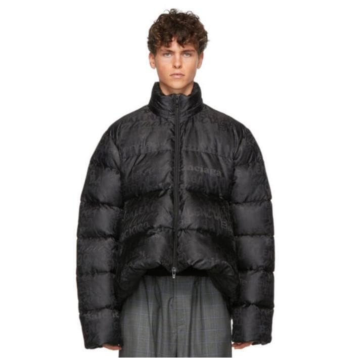 バレンシアガ BALENCIAGA Cシェイプ ダウン パファー - メルカリ