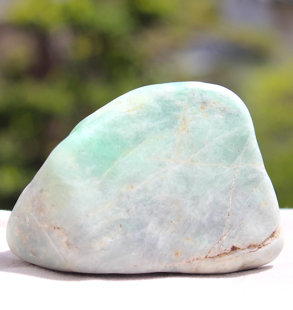 松田出品［極上海中翡翠］糸魚川翡翠 海石 原石 137.1g
