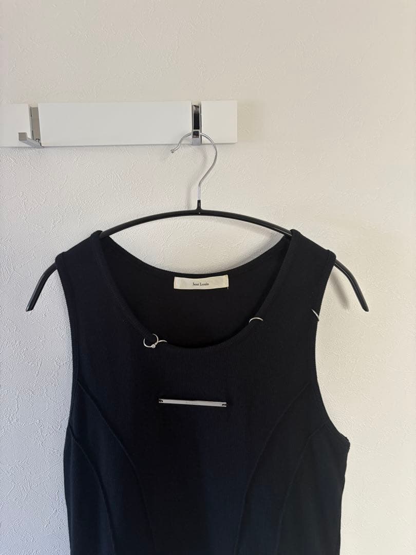 トップス Jent Louis Neck Piercing Tank Top NAMILIA - Piercing Top - Shop now