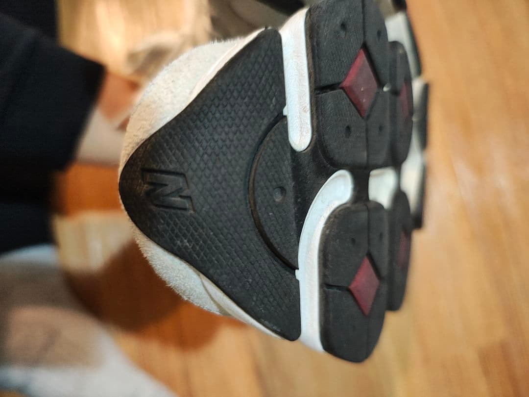 断捨離特価　New Balance 9060 ホワイト/グレー 26.5cm