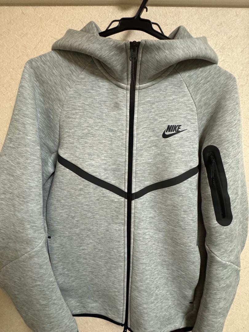 NIKEテックフリース　上のみ ナイキ NIKE テックフリース 上のみ｜Yahoo!フリマ（旧PayPayフリマ）