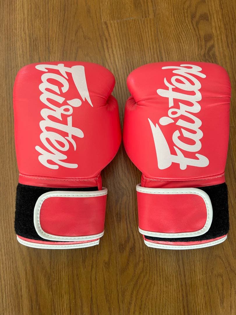 Fairtex ボクシンググローブ 6 oz ピンク - メルカリ